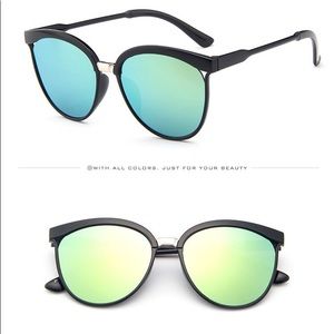 GREEN/GOLD 🕶 Reflective Cat Eye Sunglasses